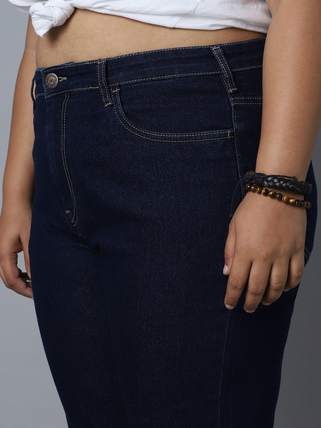 Women Plus Size Straight Fit High-Rise Clean Look Stretchable Jeans
