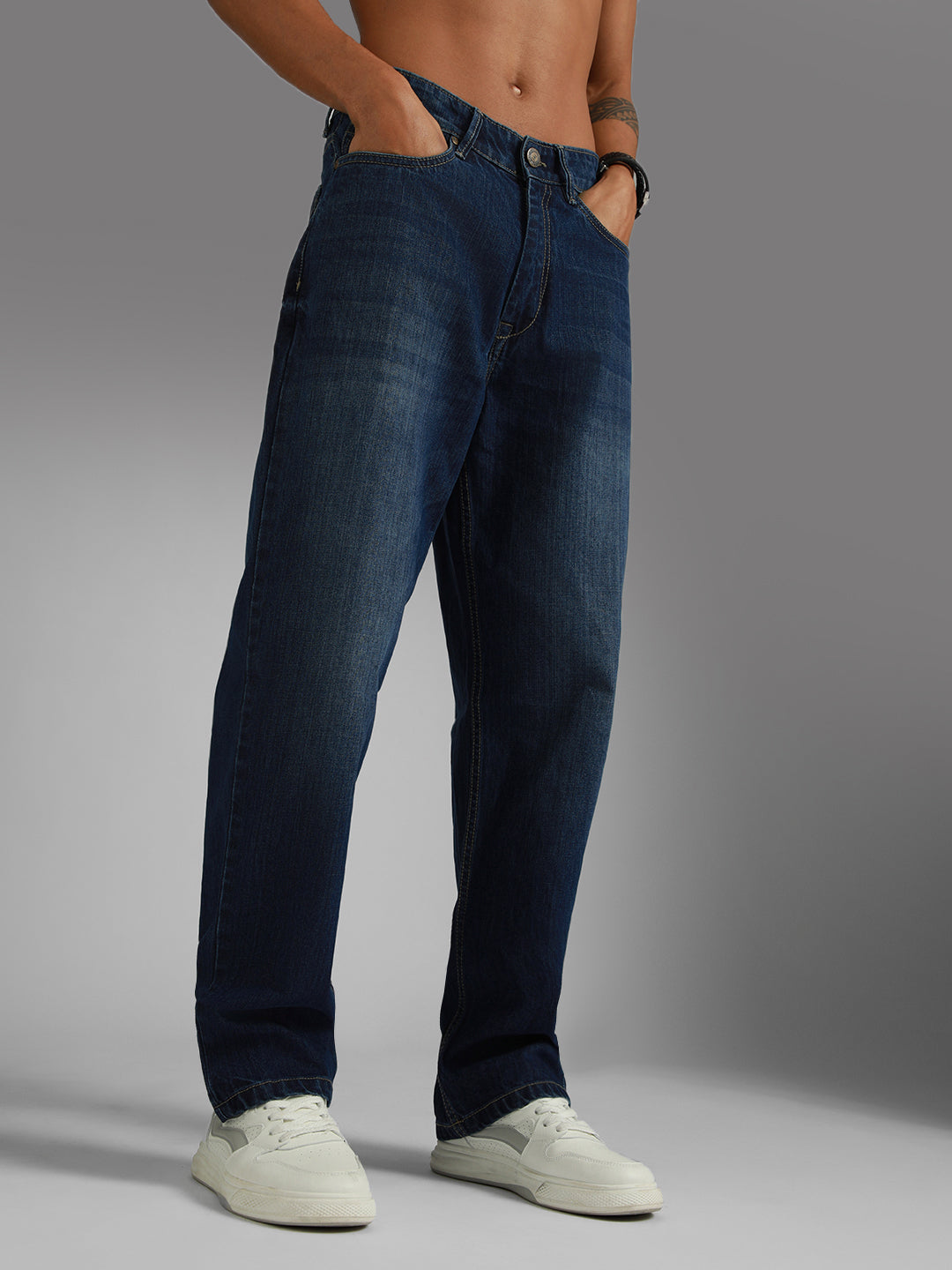 Men Wide Leg Mid-Rise Light Fade Clean Look Cotton Jeans