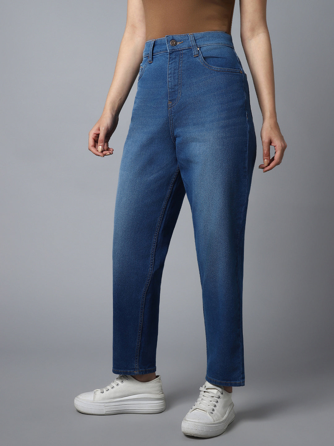 Women High-Rise Clean Look Light Fade Cotton Jeans