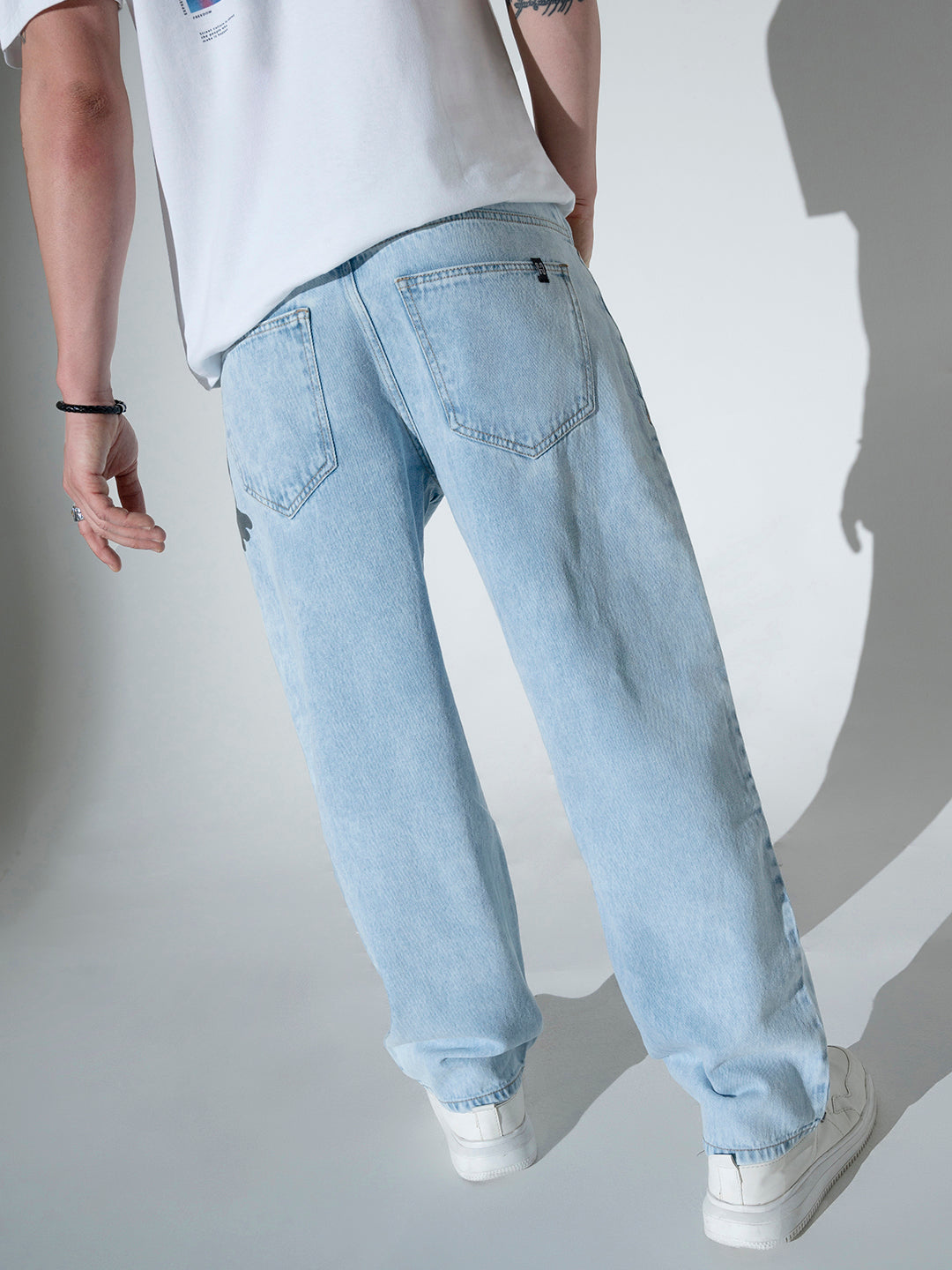 Hubberholme Men Relaxed Fit Mid-Rise Low Distress Light Fade Jeans