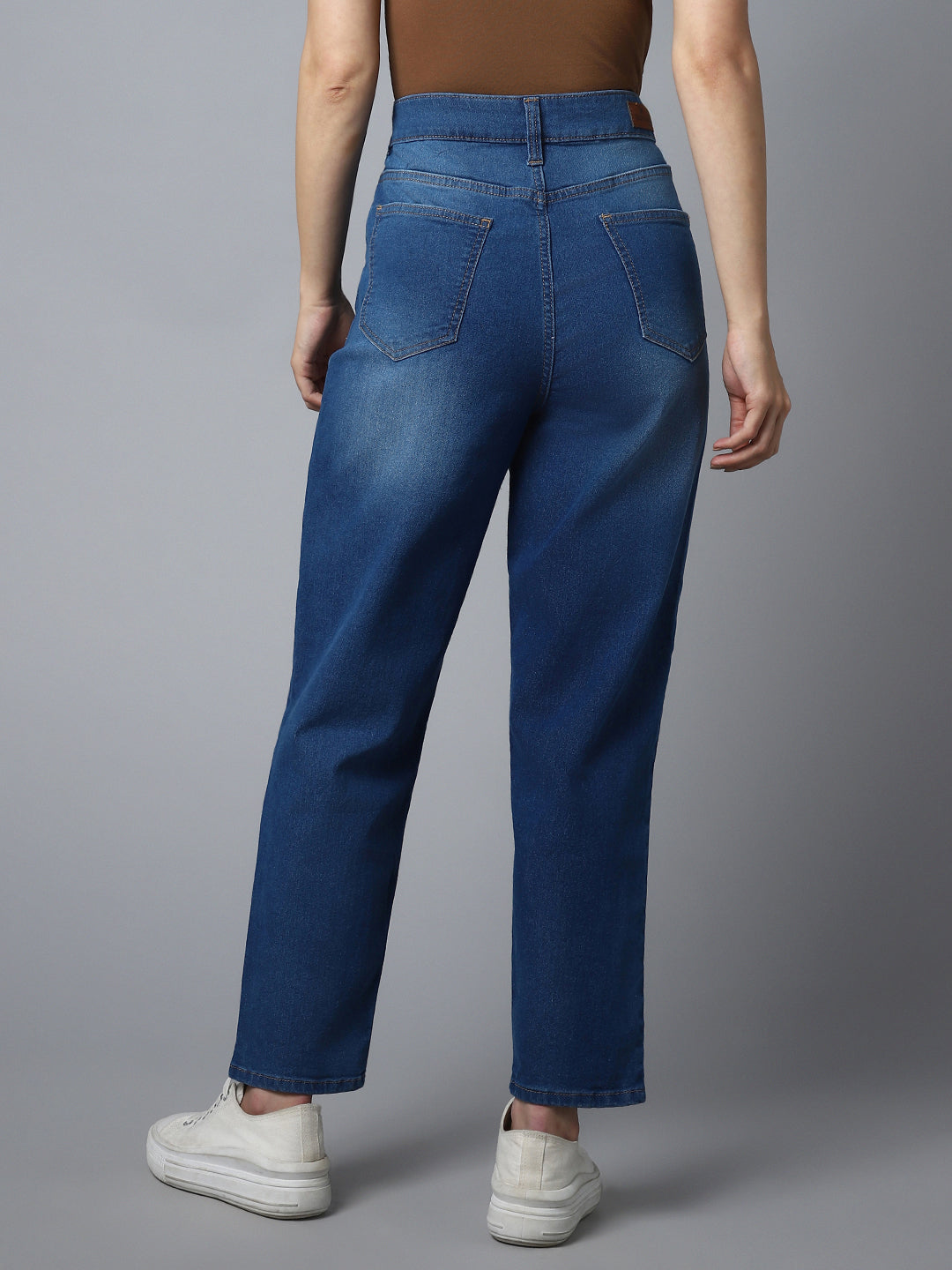 Women High-Rise Clean Look Light Fade Cotton Jeans