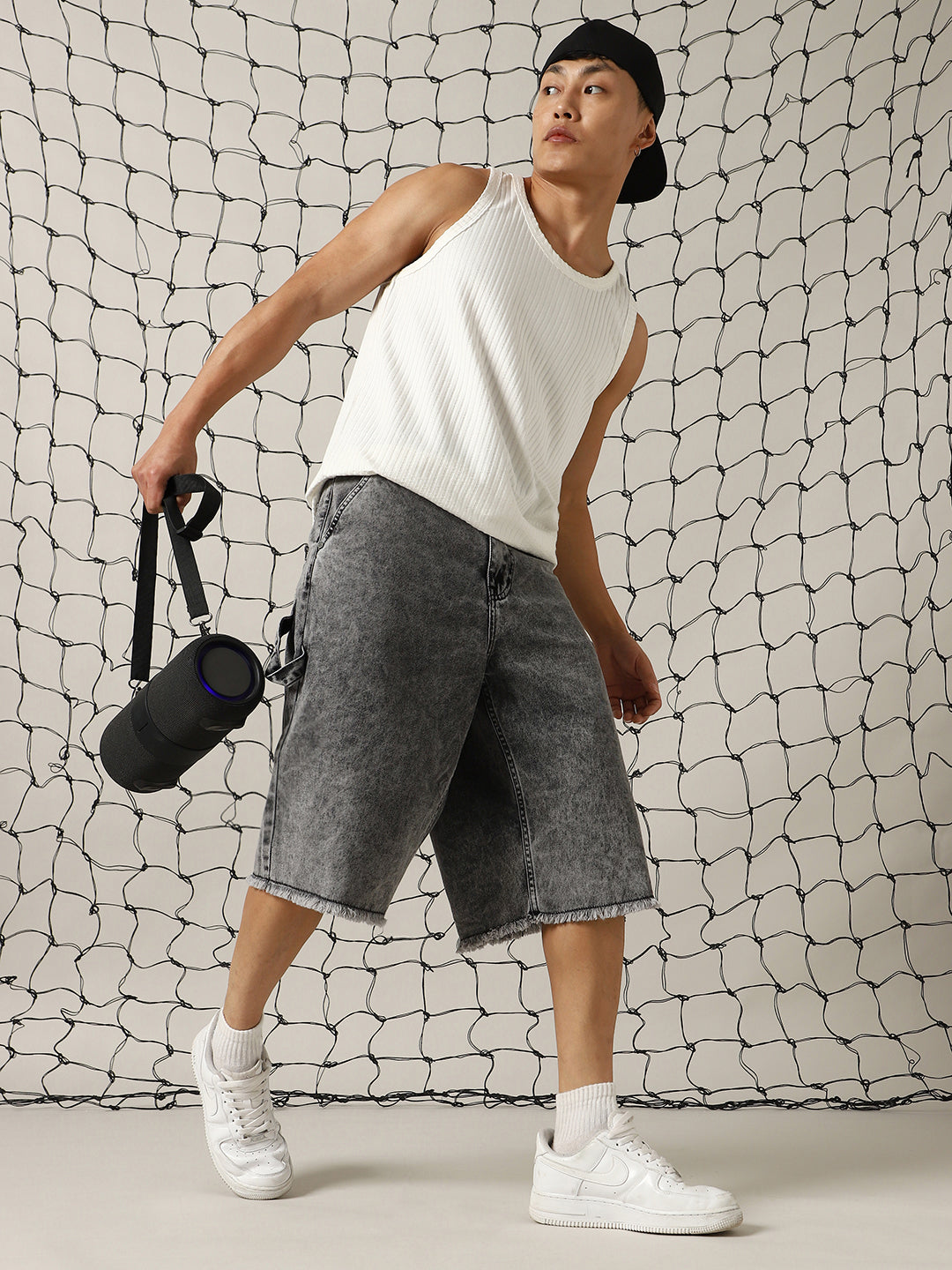 Hubberholme Men Washed Loose Bermuda Fit Denim Cargo Shorts