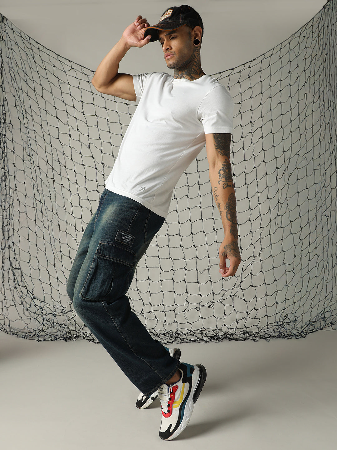 Hubberholme Men Relaxed Fit cotton Light Fade Cargo Jeans