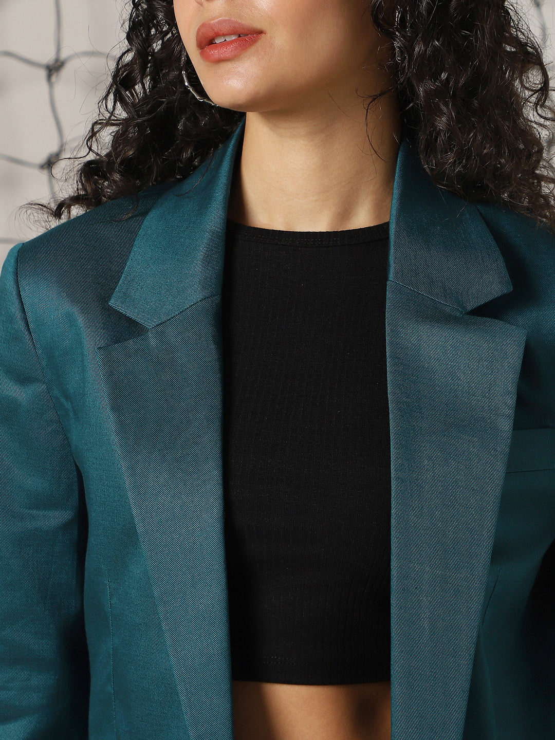 Hubberholme Women Solid Crop length Oversized Notch Lapel Collar Full Sleeve Blazer