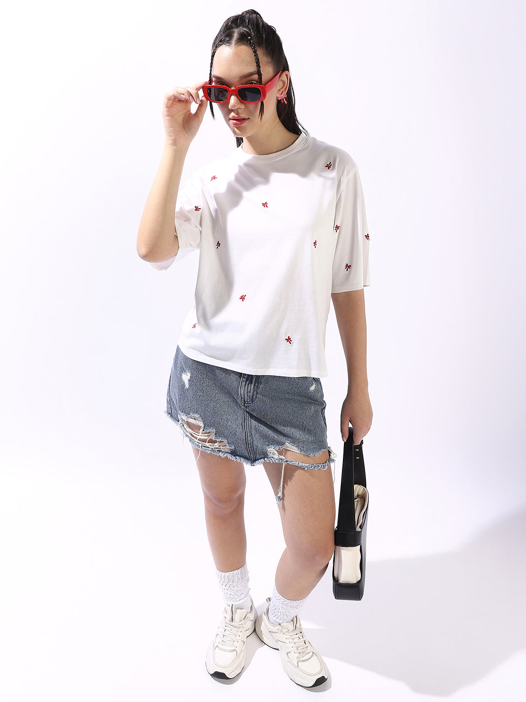 Hubberholme Embroidered Round Neck Short Sleeves Cotton T-shirt