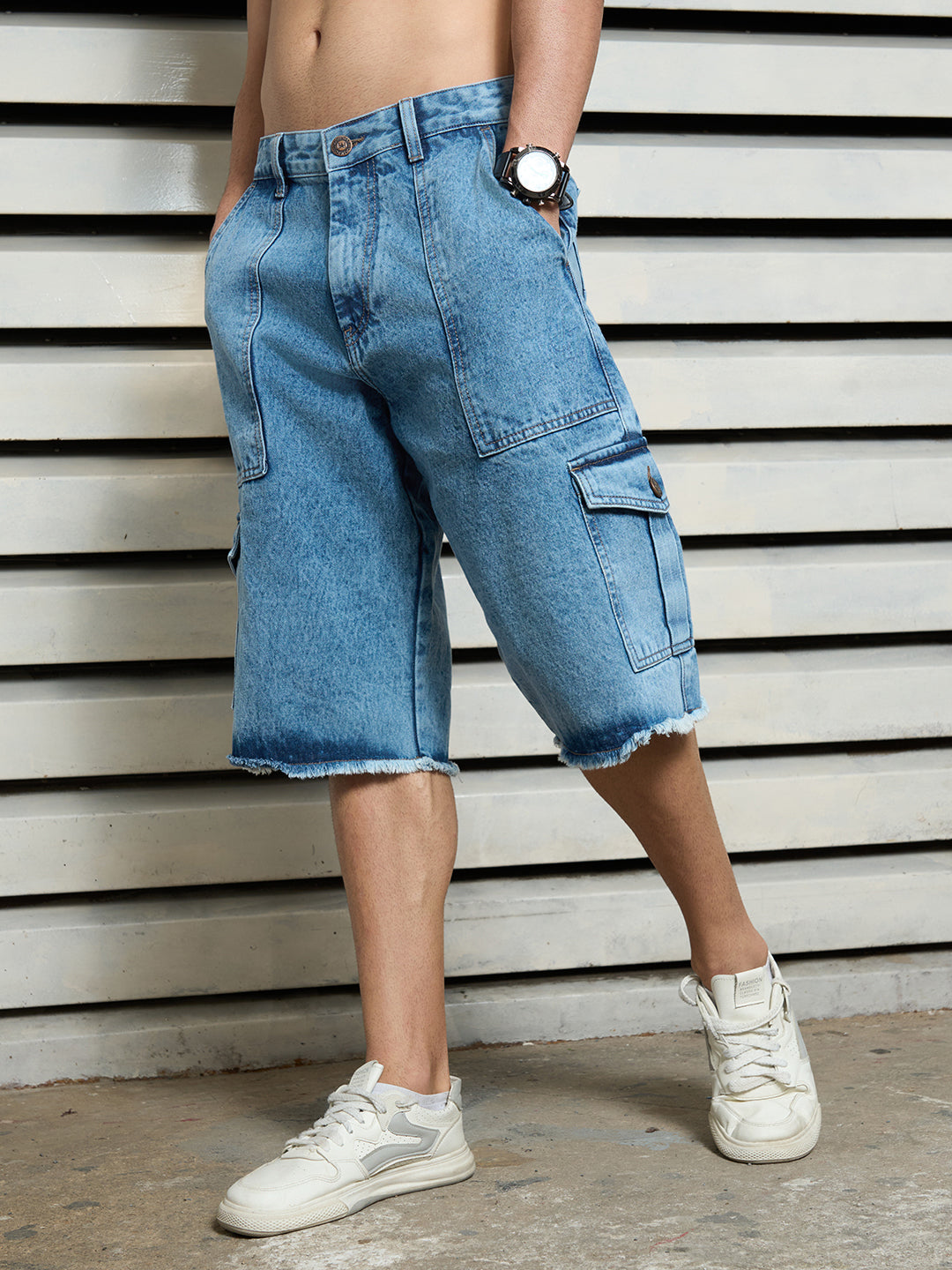 Men Smart Casual Cotton Relaxed Fit Mid-Rise Knee Length Denim Shorts