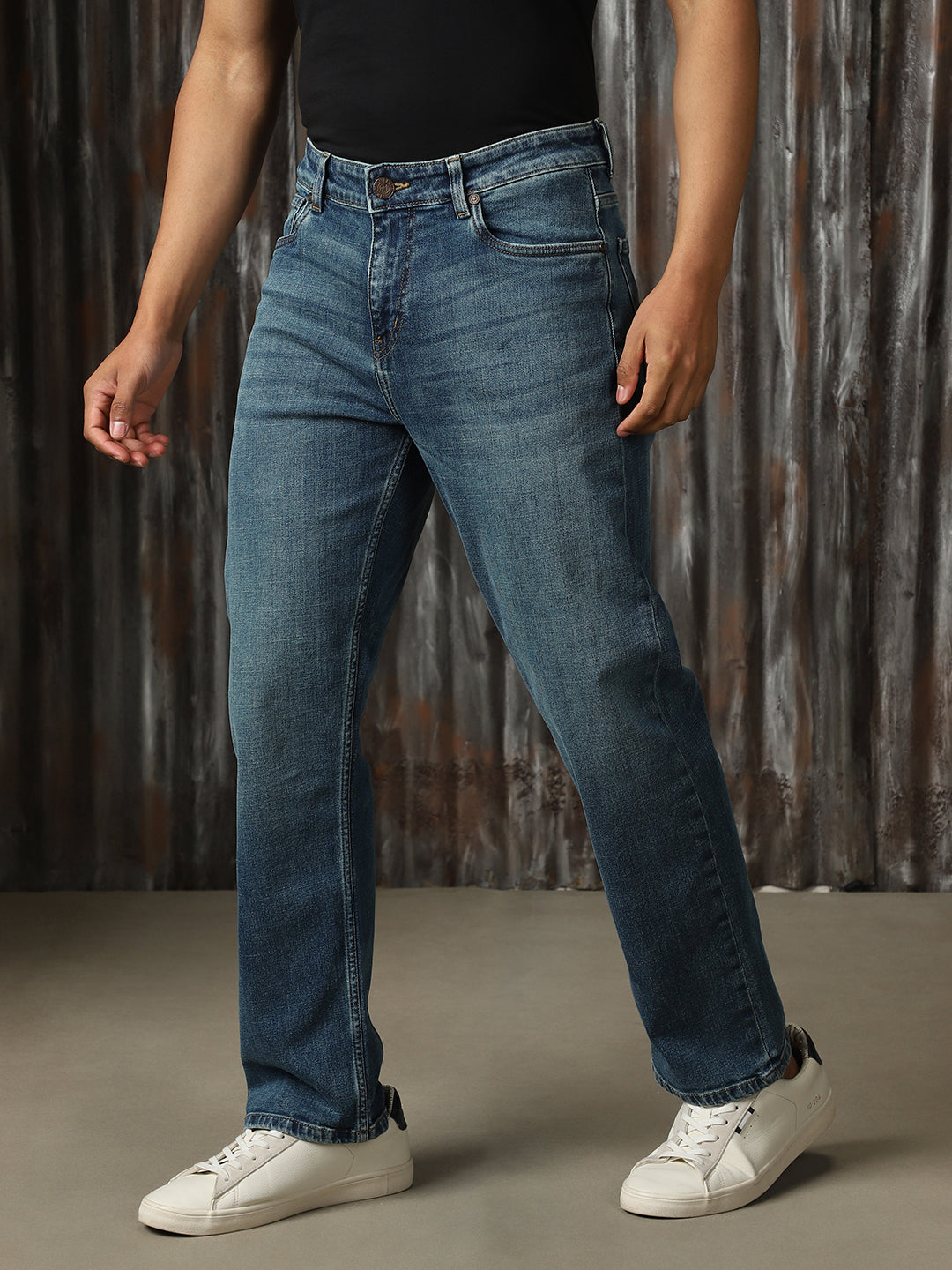 Men Washed Cotton Straight Fit Mid- Rise   Jeans