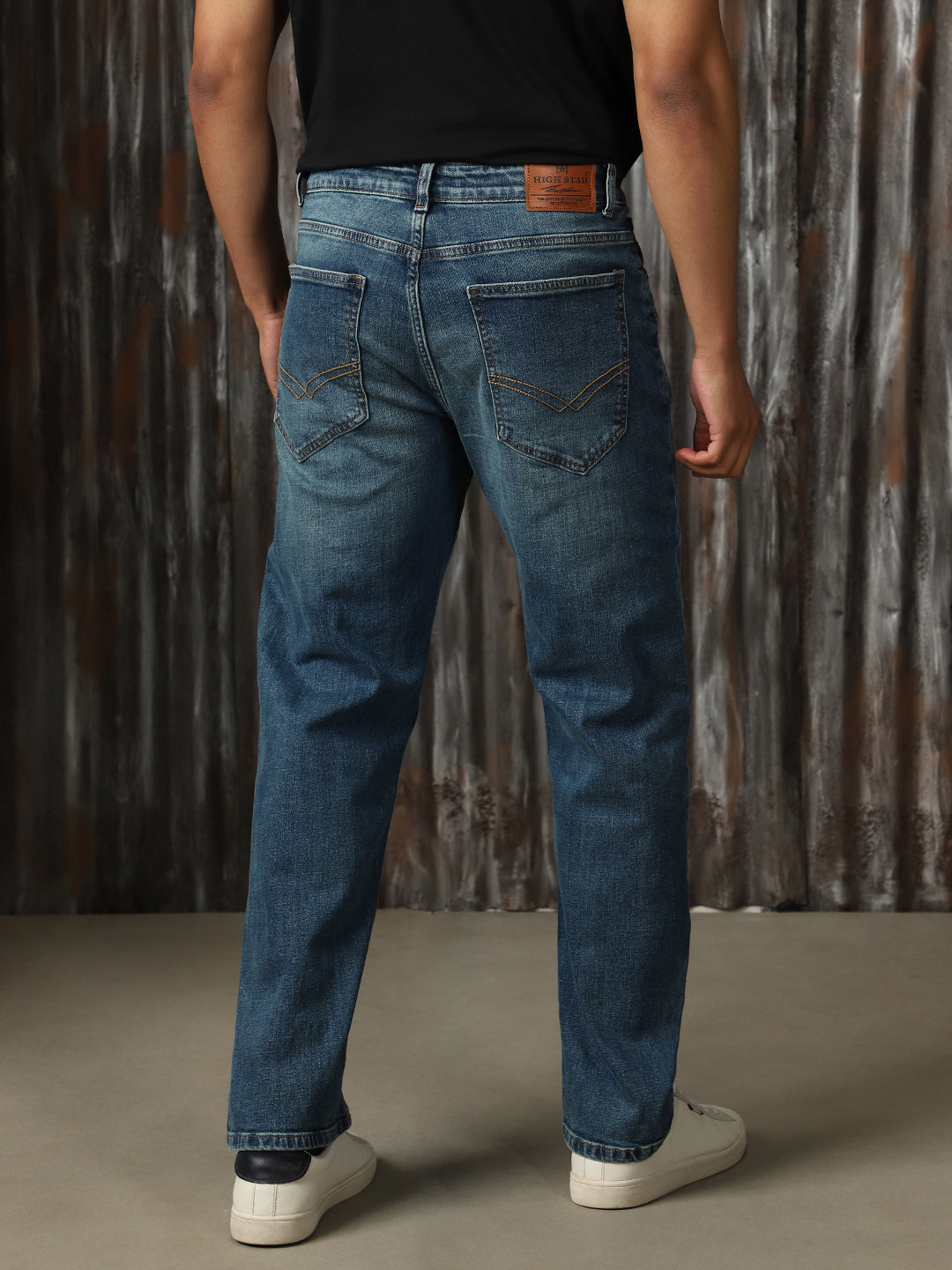 Men Washed Cotton Straight Fit Mid- Rise   Jeans