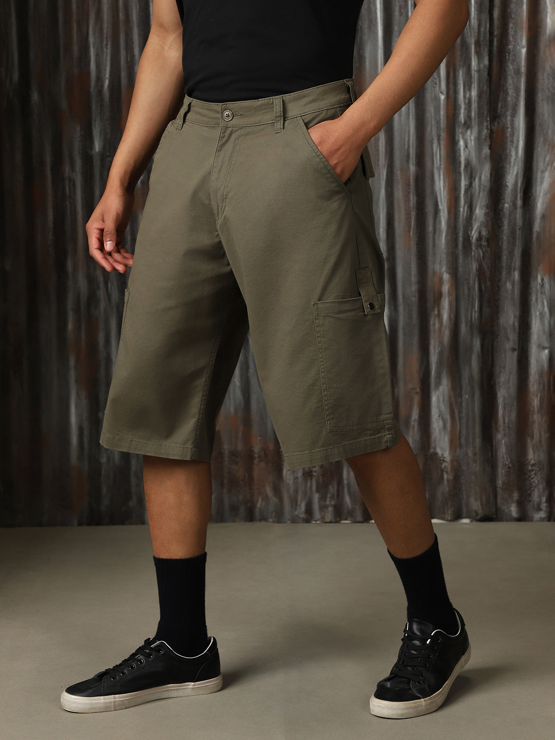 Men Solid Cotton Slim Fit Mid- Rise   Shorts
