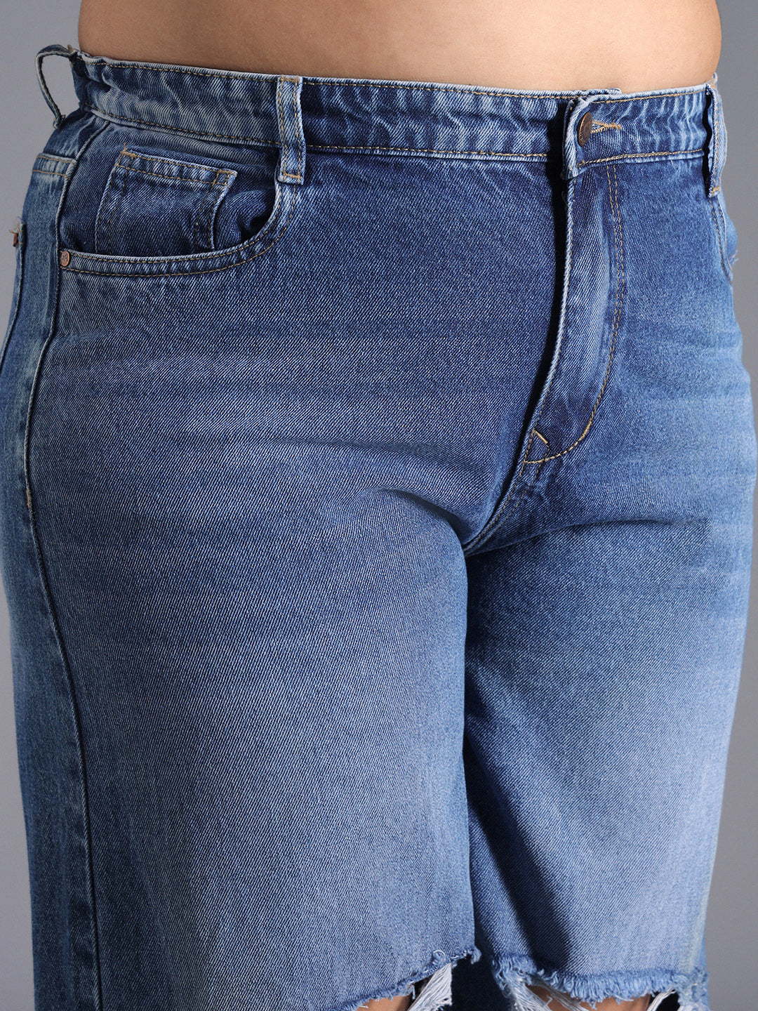 Women Plus Size Relaxed Fit Pure Cotton High-Rise Light Fade Jeans
