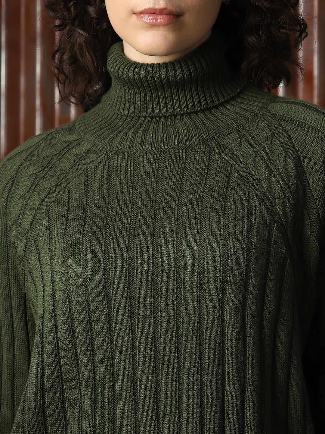 Women Knitted Acrylic Regular Fit High- Rise Turtle neck Long Sleeve Co-Ord