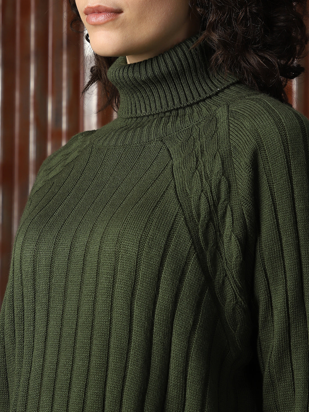 Women Knitted Acrylic Regular Fit High- Rise Turtle neck Long Sleeve Co-Ord